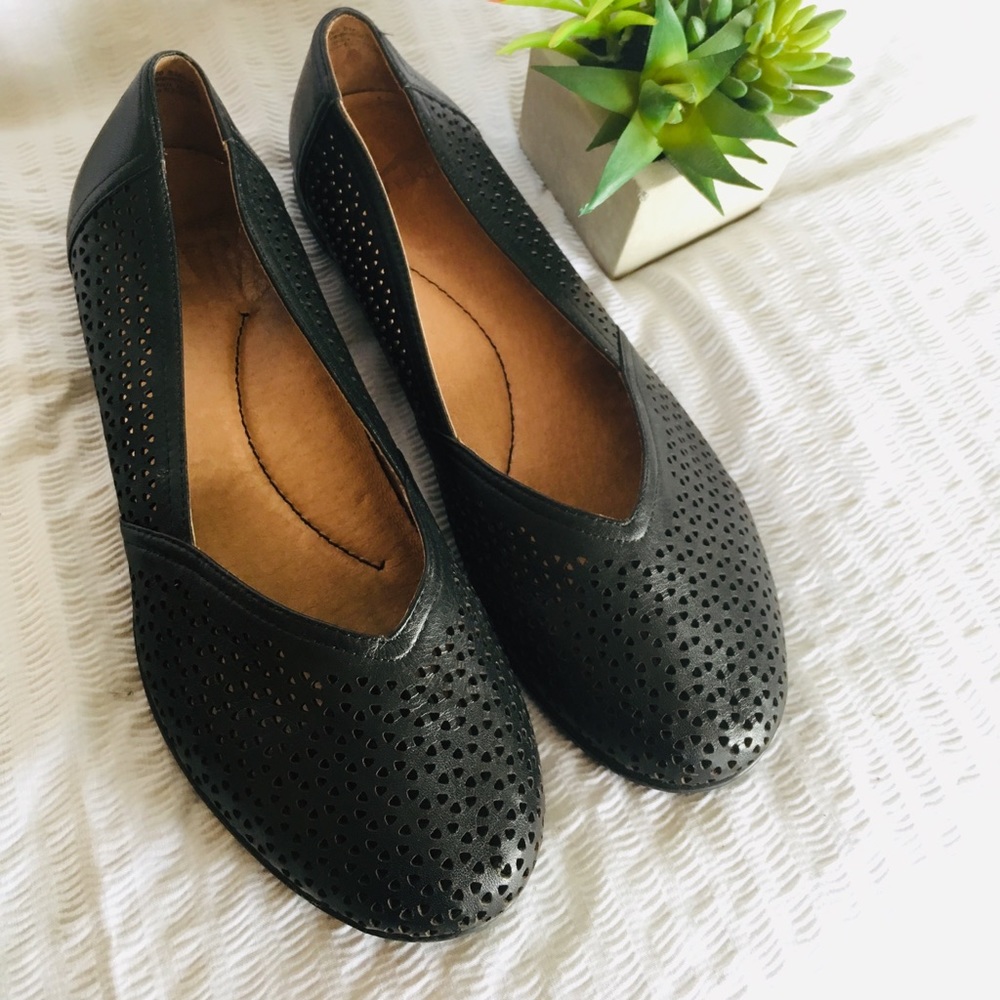 Dansko Neely Flat